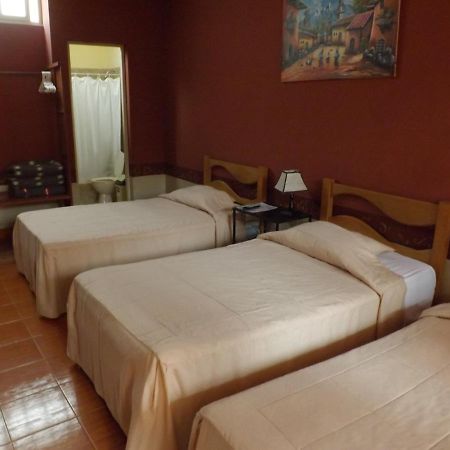 Hotel Colonial Trujillo Buitenkant foto