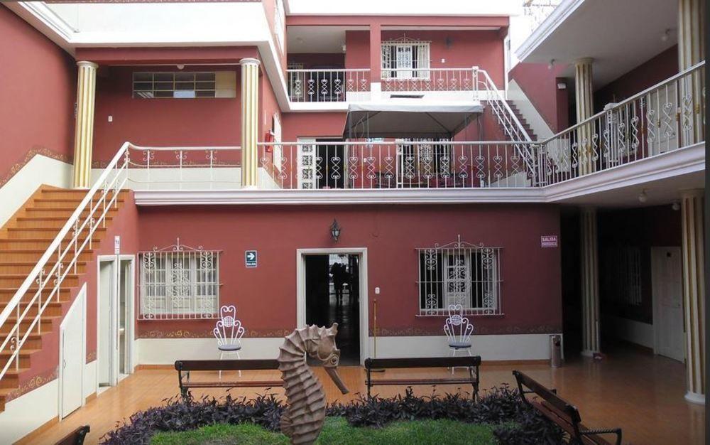 Hotel Colonial Trujillo Buitenkant foto