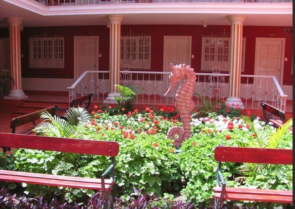 Hotel Colonial Trujillo Buitenkant foto