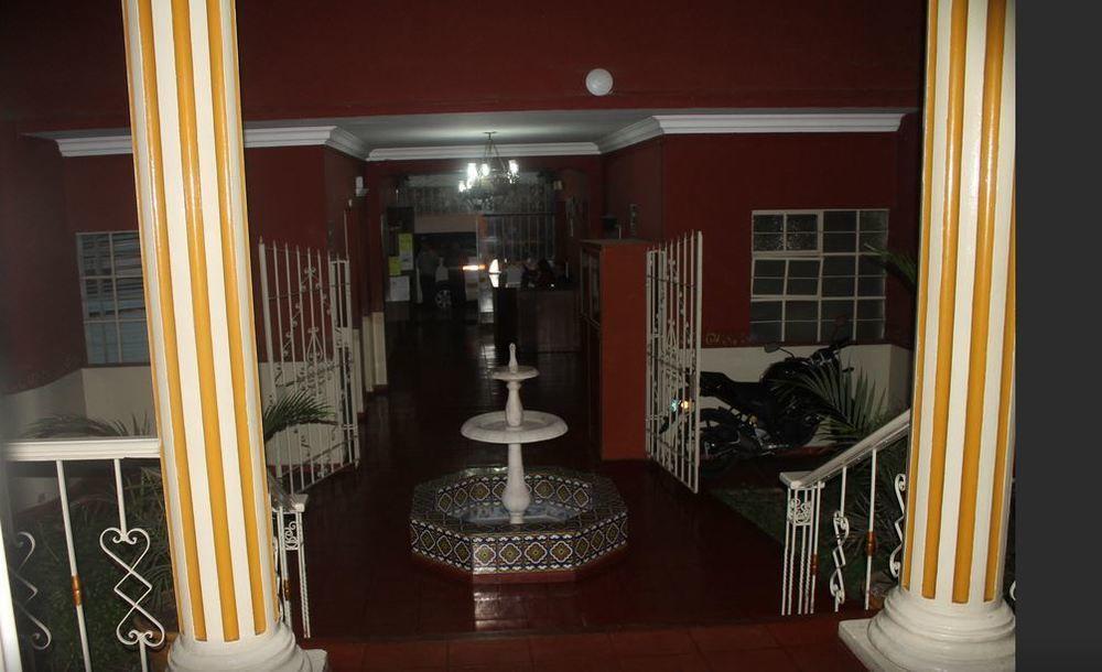 Hotel Colonial Trujillo Buitenkant foto