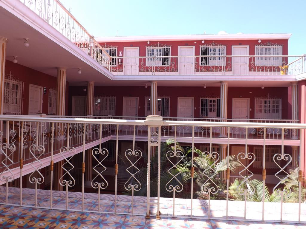 Hotel Colonial Trujillo Buitenkant foto