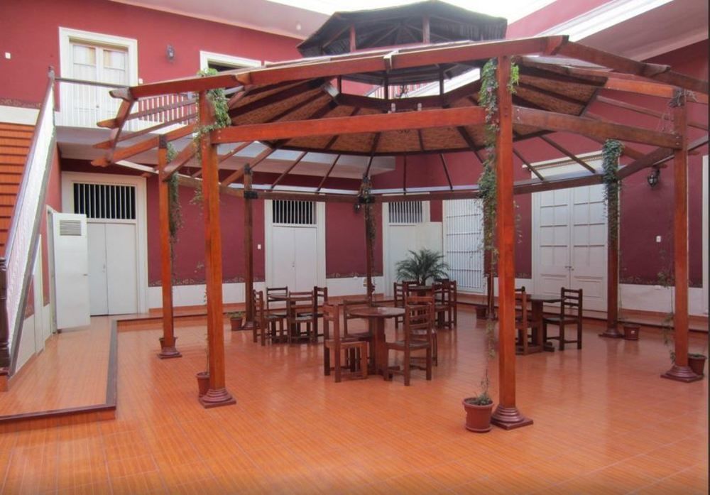 Hotel Colonial Trujillo Buitenkant foto
