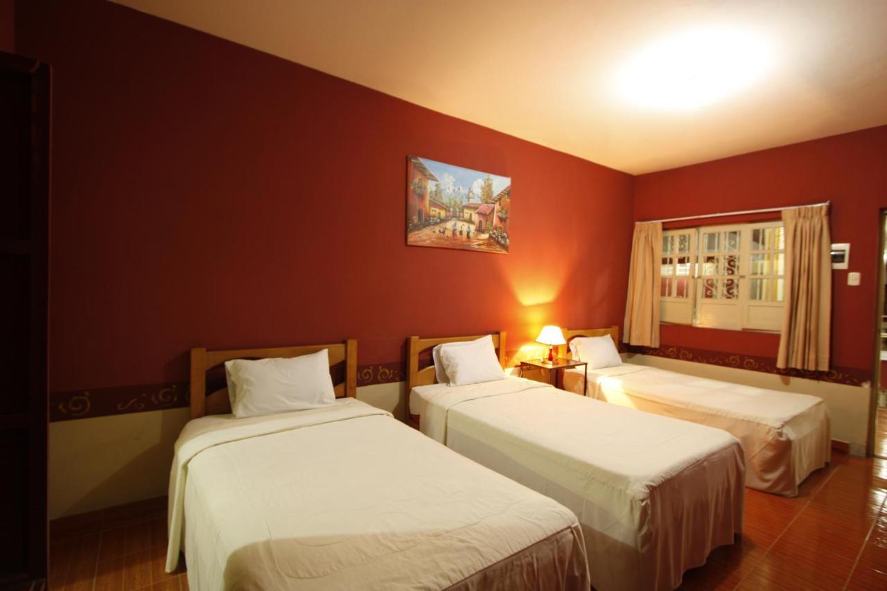 Hotel Colonial Trujillo Buitenkant foto