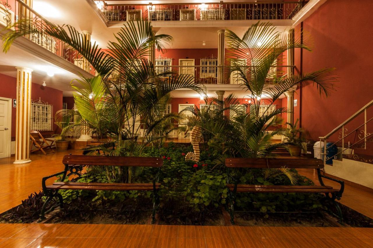 Hotel Colonial Trujillo Buitenkant foto