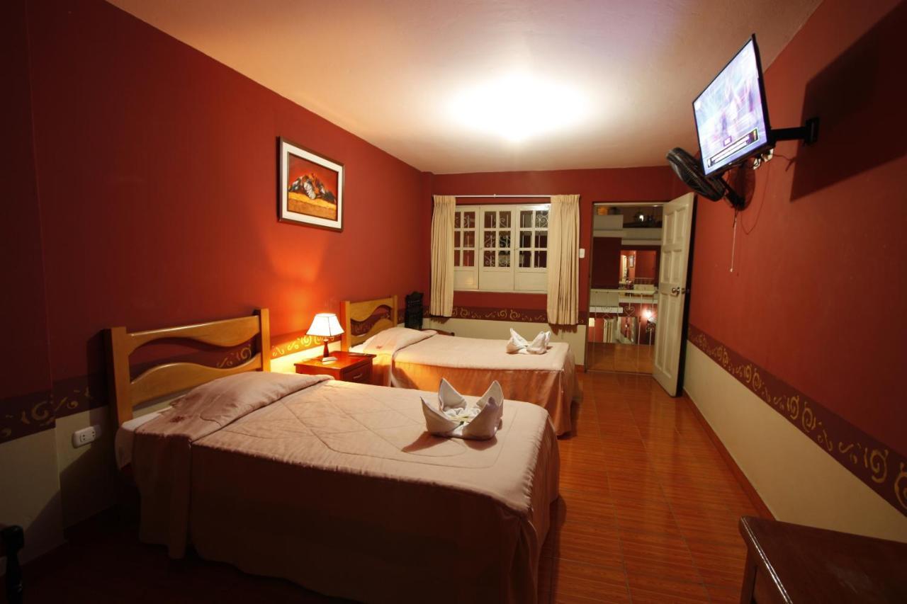 Hotel Colonial Trujillo Buitenkant foto