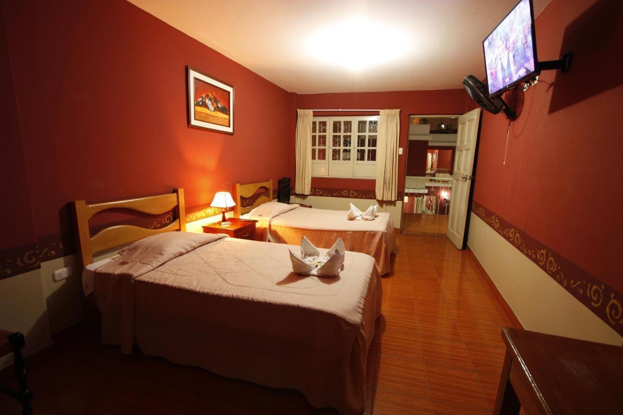 Hotel Colonial Trujillo Buitenkant foto