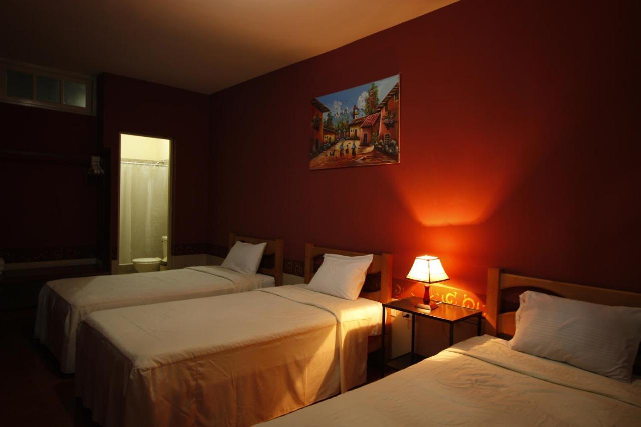 Hotel Colonial Trujillo Buitenkant foto