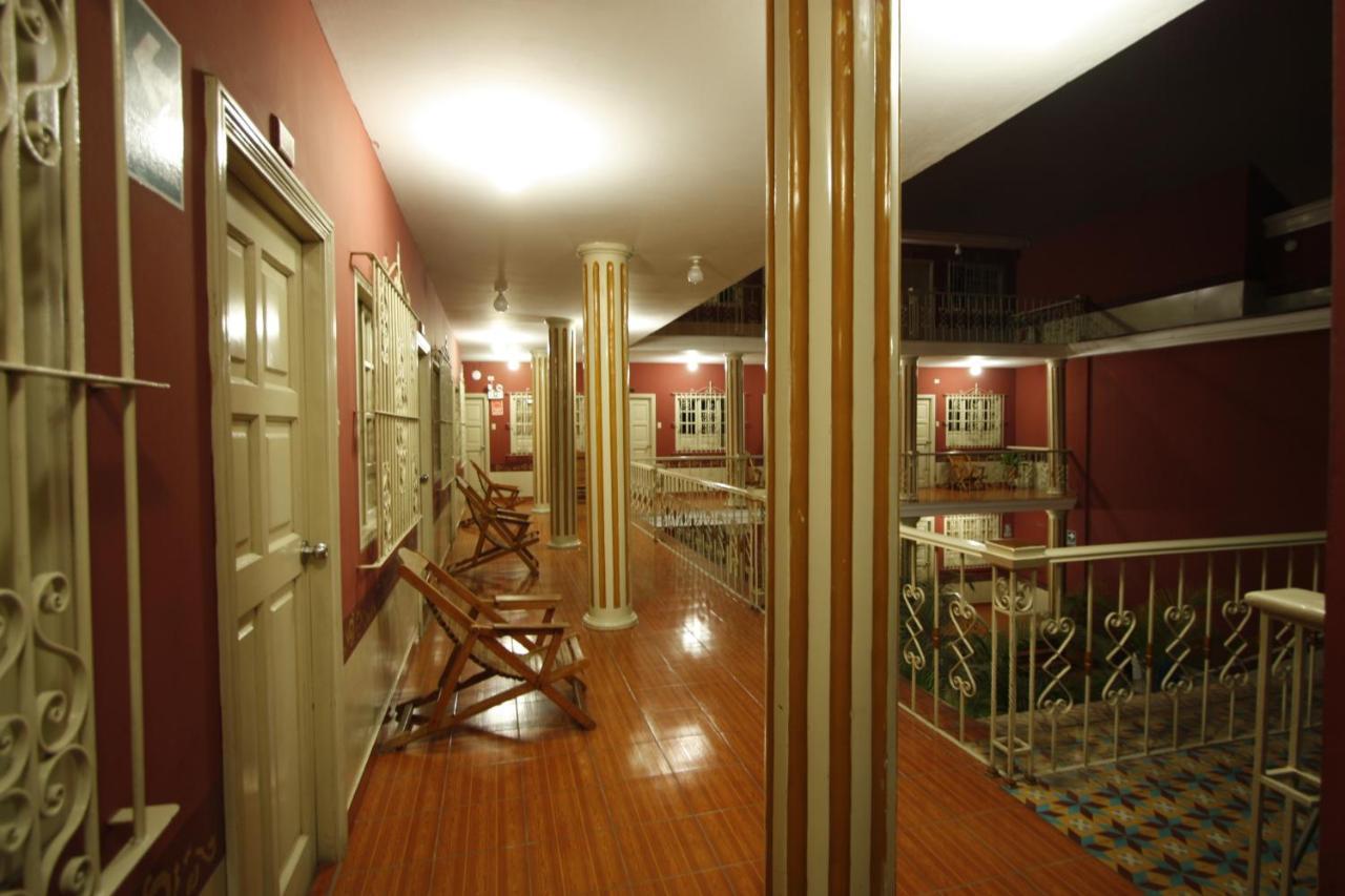 Hotel Colonial Trujillo Buitenkant foto