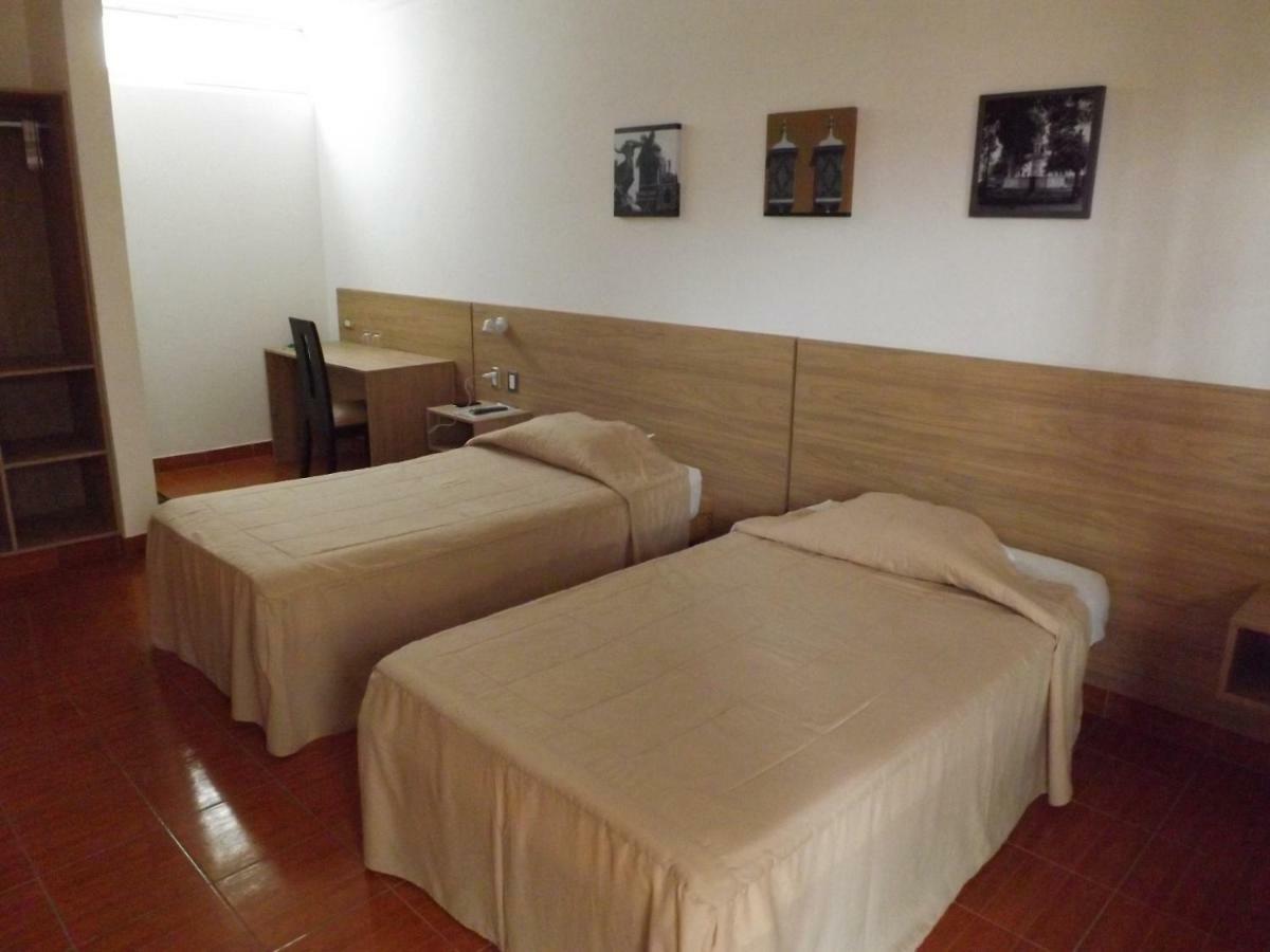 Hotel Colonial Trujillo Buitenkant foto