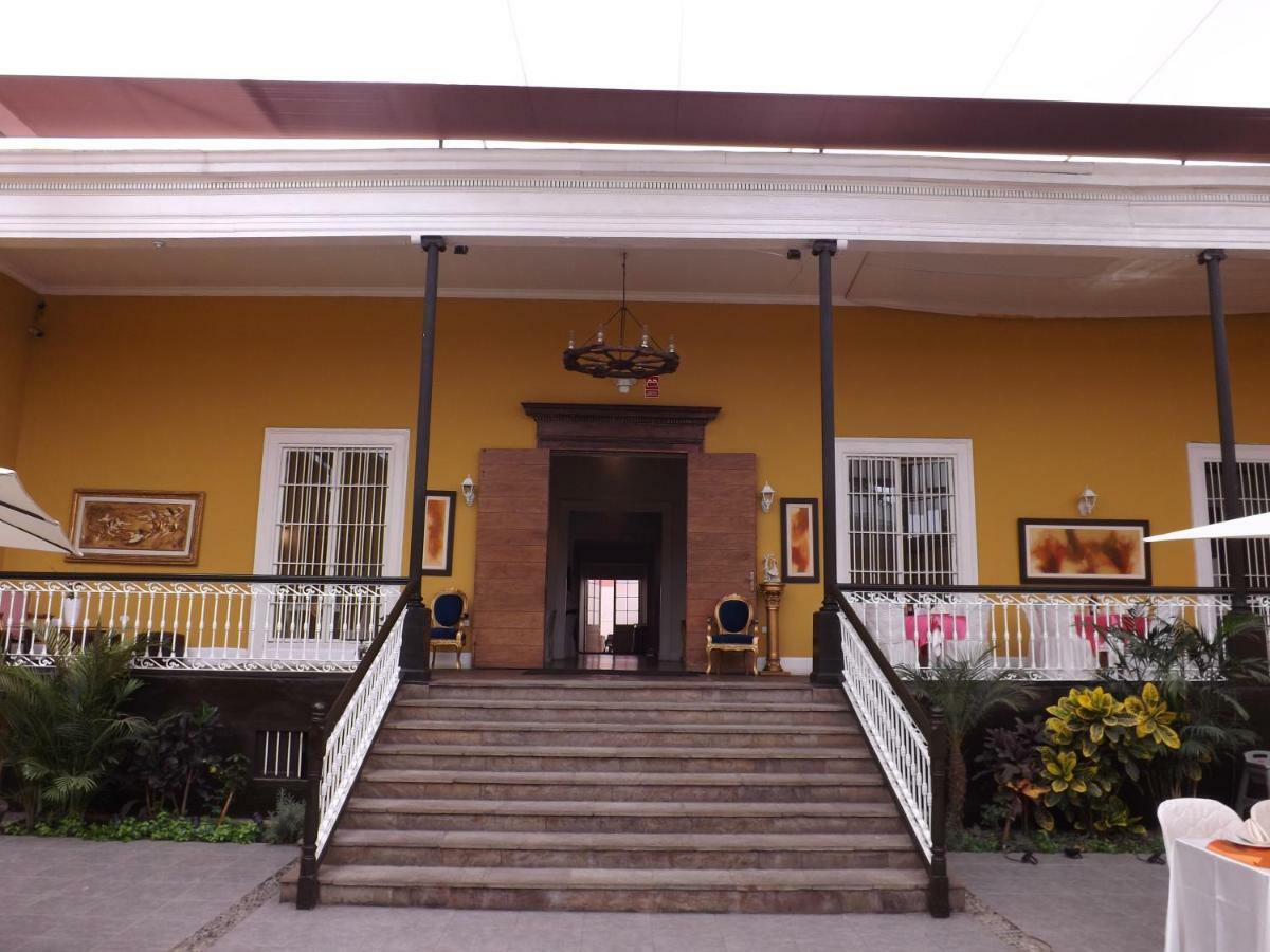 Hotel Colonial Trujillo Buitenkant foto