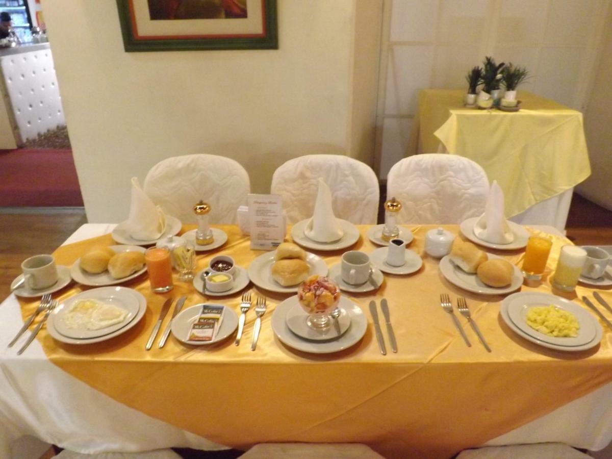 Hotel Colonial Trujillo Buitenkant foto