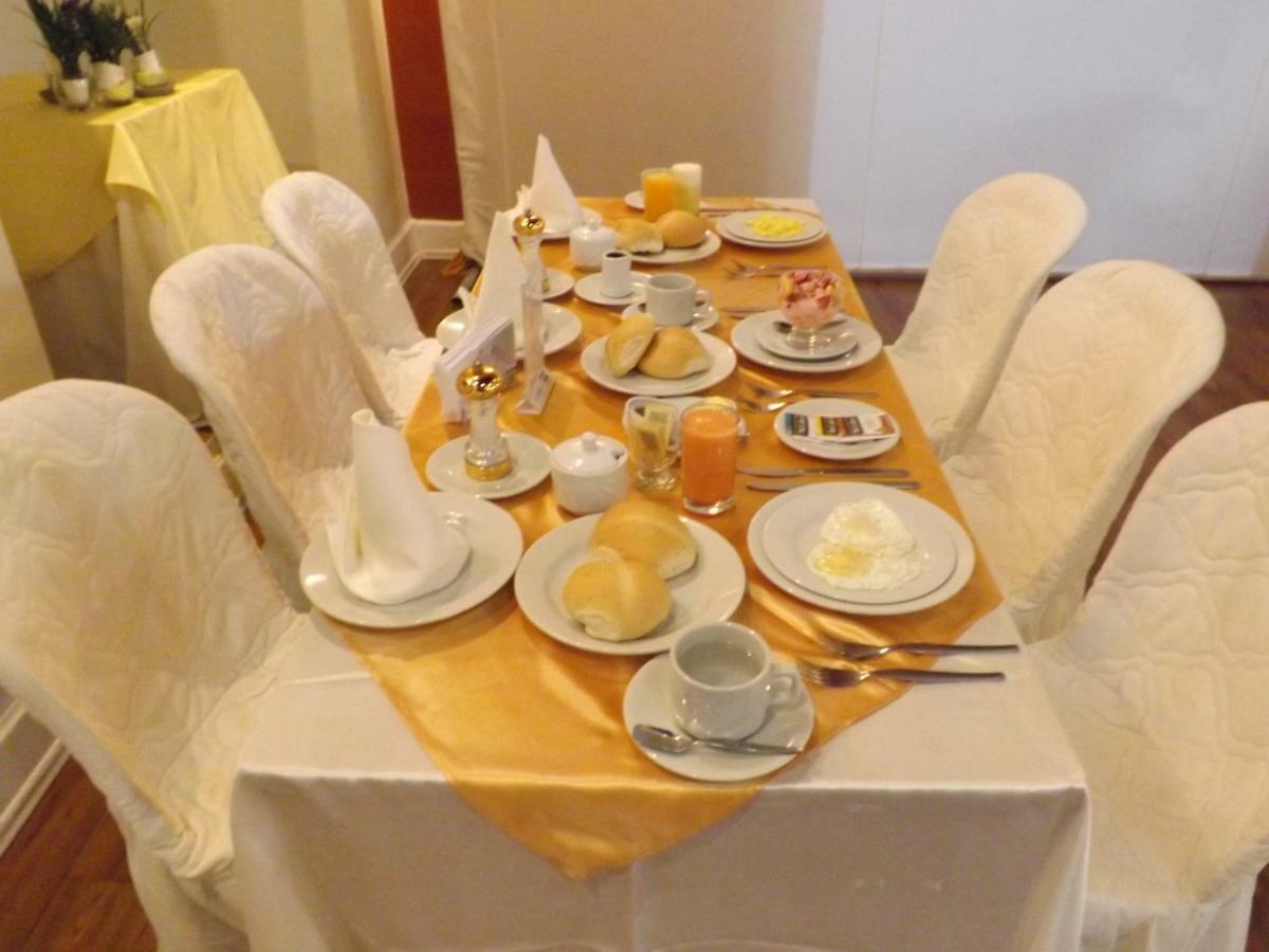 Hotel Colonial Trujillo Buitenkant foto