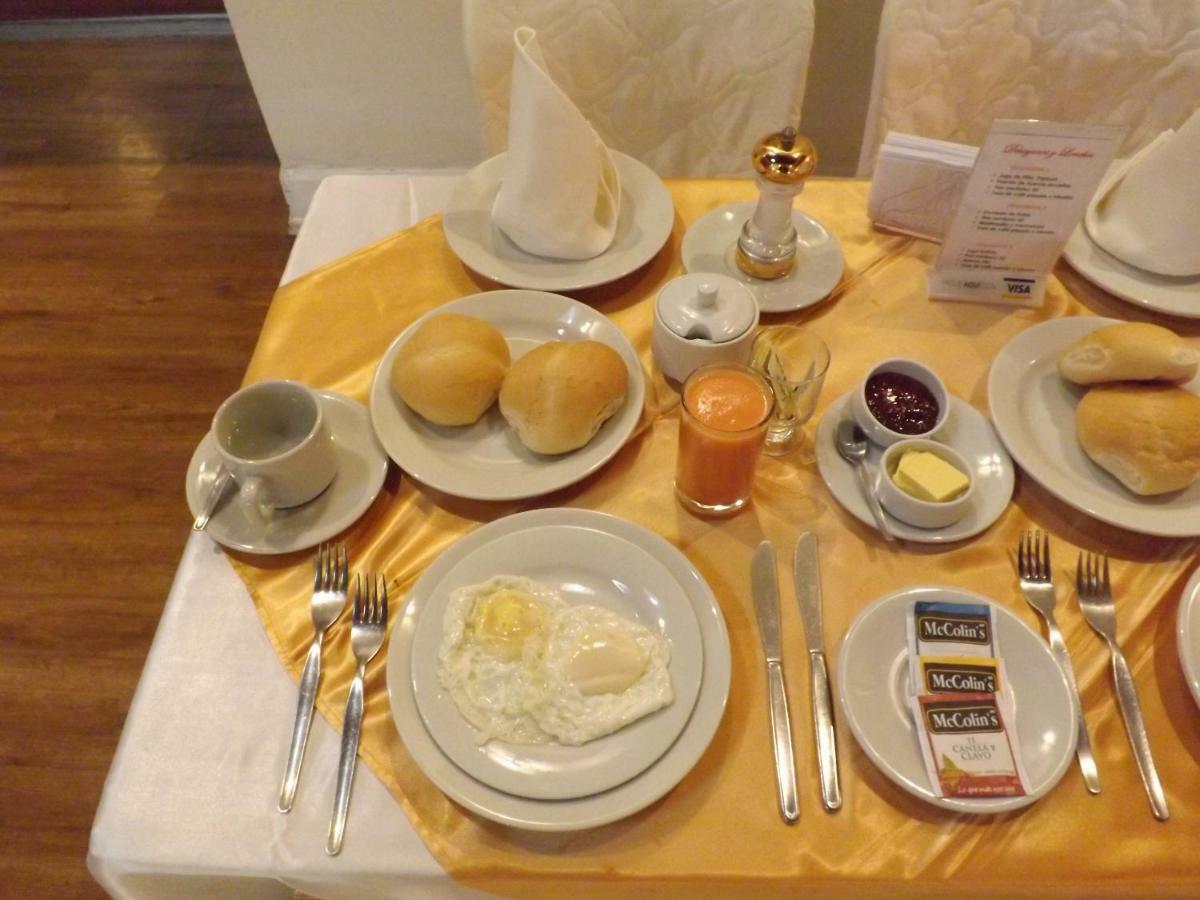 Hotel Colonial Trujillo Buitenkant foto