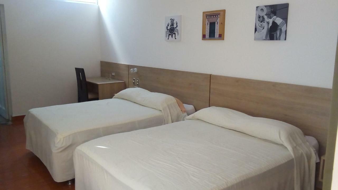 Hotel Colonial Trujillo Buitenkant foto